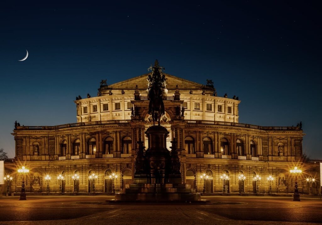 dresden semper opera house historically at night 1.jpg